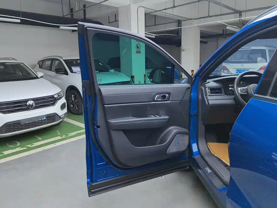Li Auto Li ONE — миниатюра 7