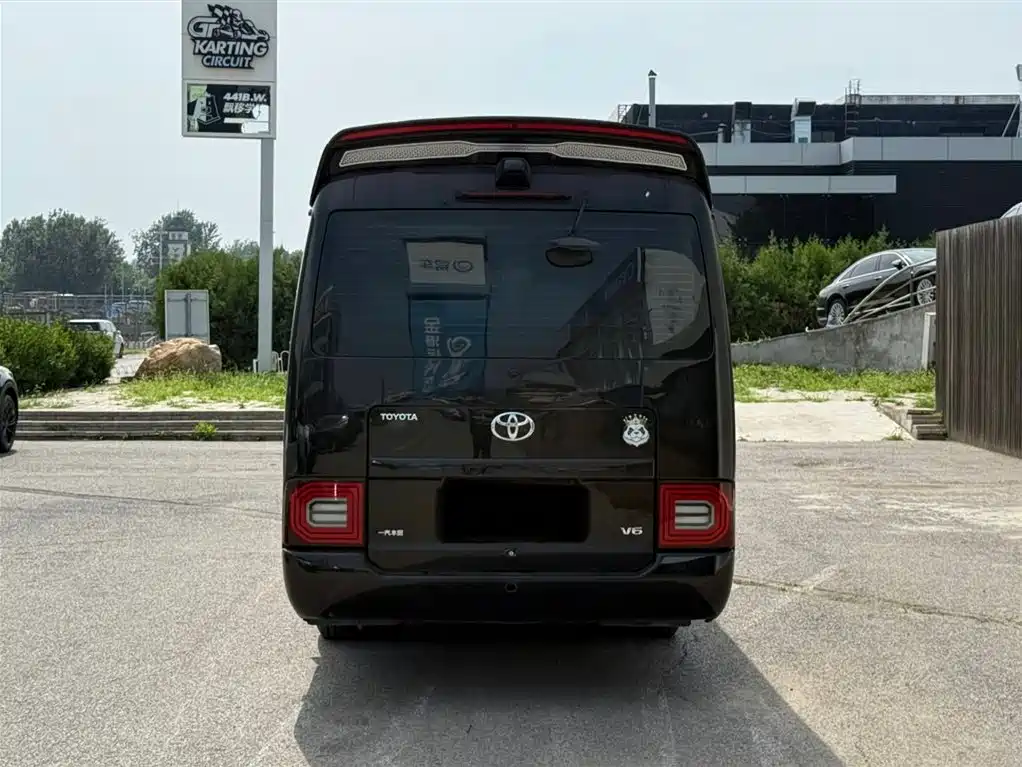 Toyota Coaster — миниатюра 8