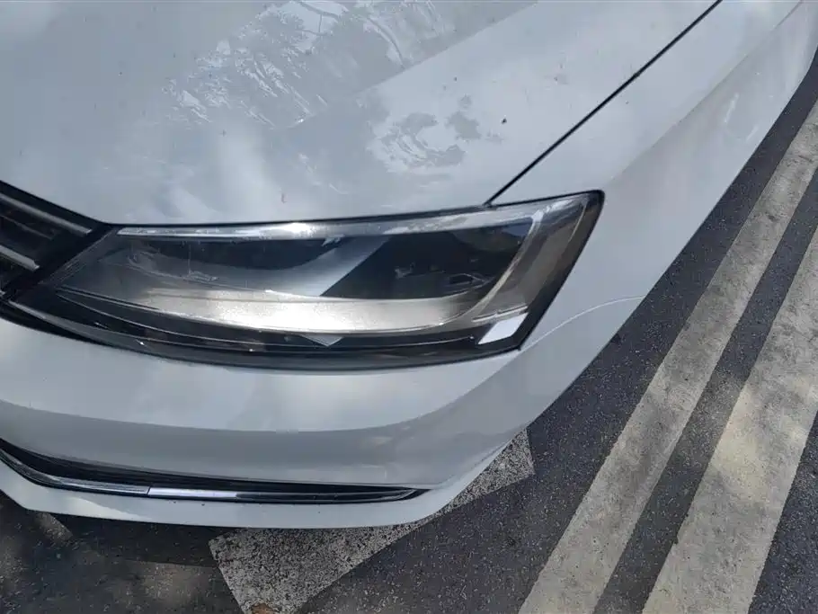 Volkswagen Sagitar 2018 1.6L AT Comfort