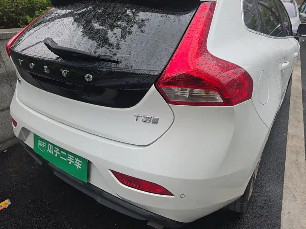 Volvo V40 — миниатюра 8