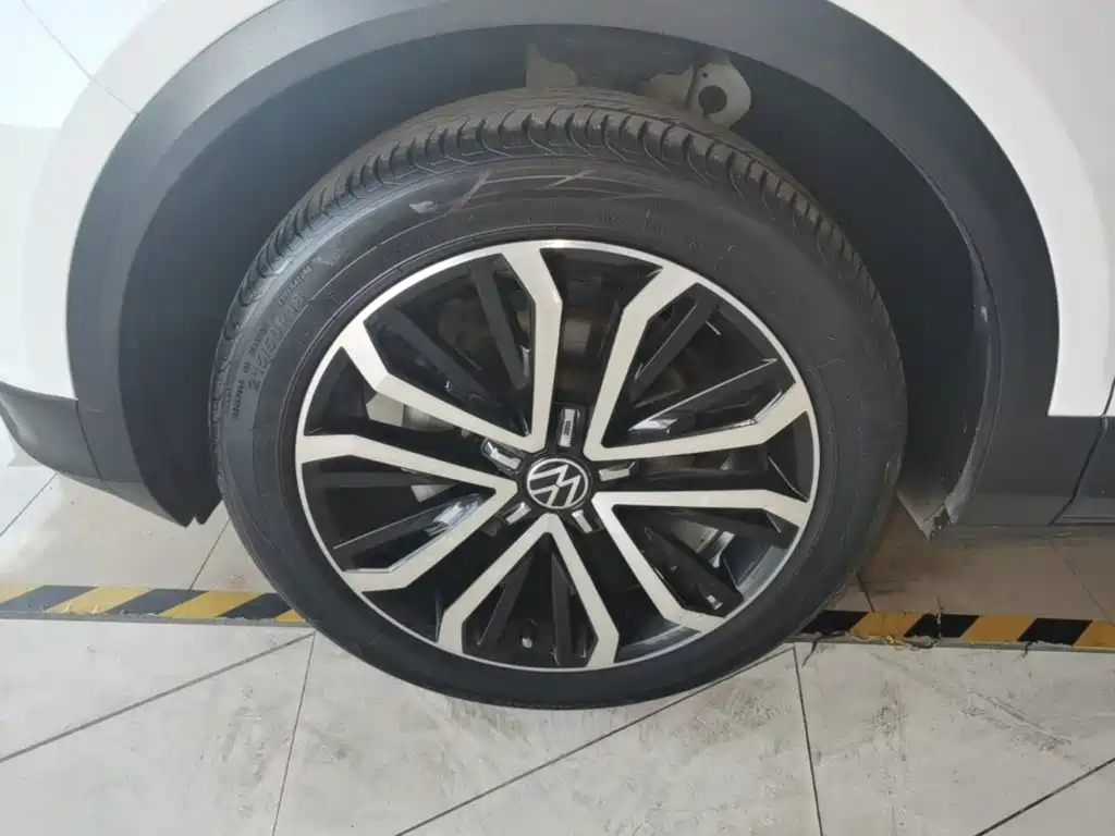 Volkswagen T-Roc — миниатюра 23