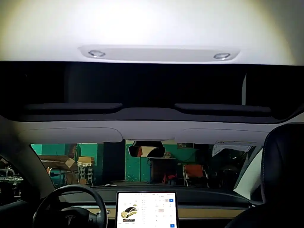 Tesla Model 3 — миниатюра 18