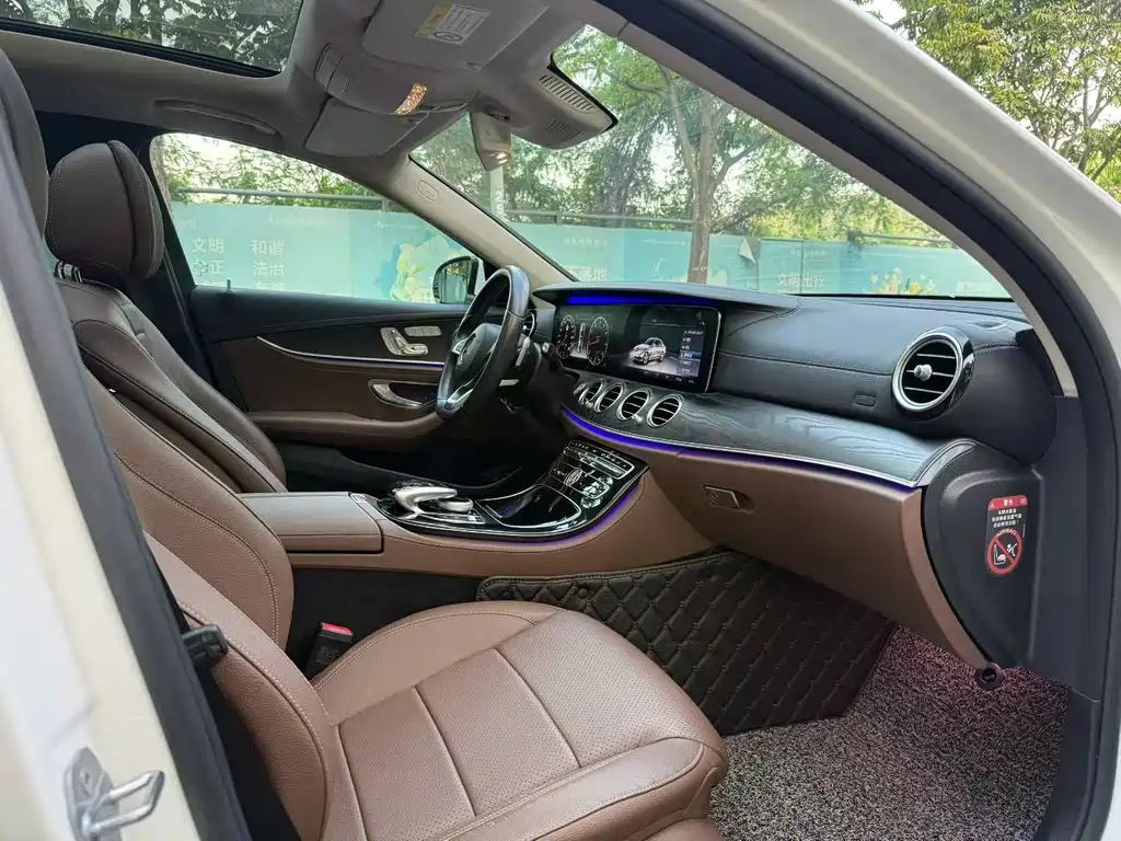 Mercedes-Benz E-Class — миниатюра 7