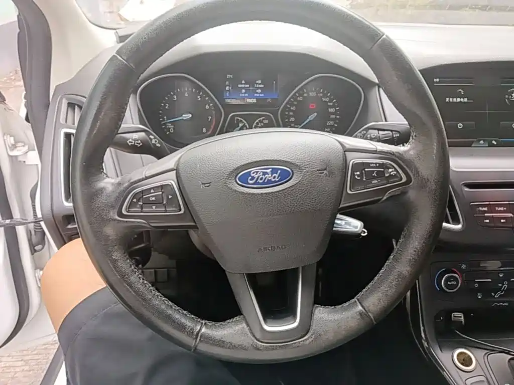 Ford Focus — миниатюра 11