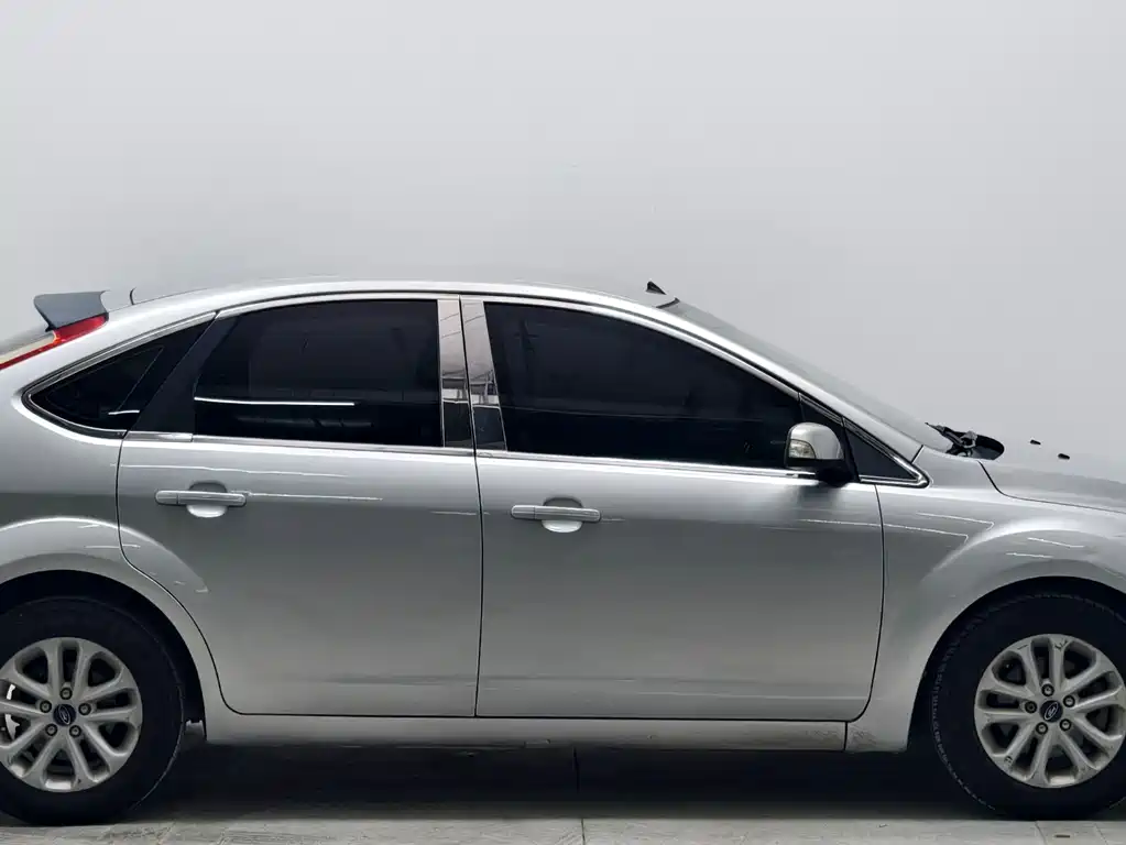 Ford Focus — миниатюра 8