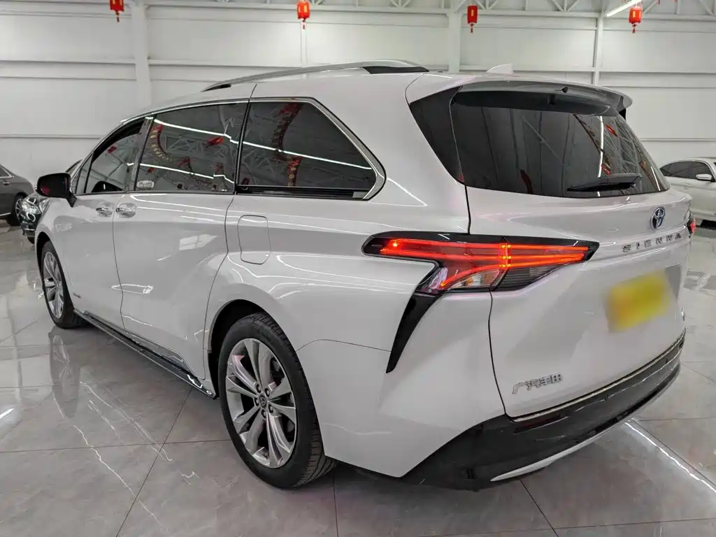 Toyota Sienna — миниатюра 12