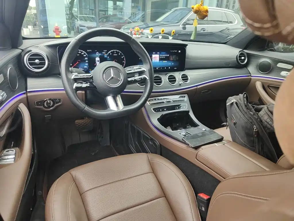 Mercedes-Benz E-Class — миниатюра 14