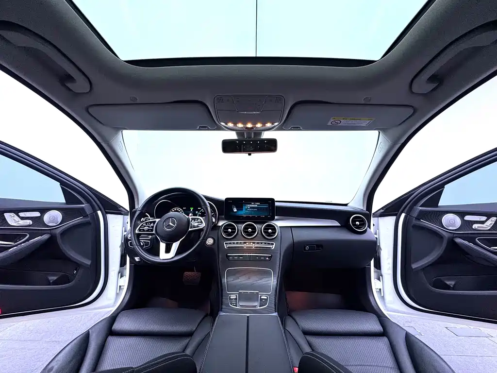Mercedes-Benz C-Class — миниатюра 16