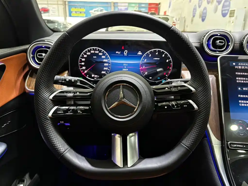 MERCEDES-BENZ GLC