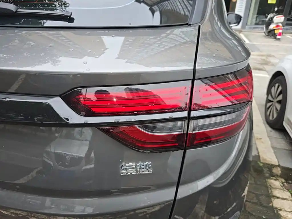 Geely Binyue — миниатюра 8