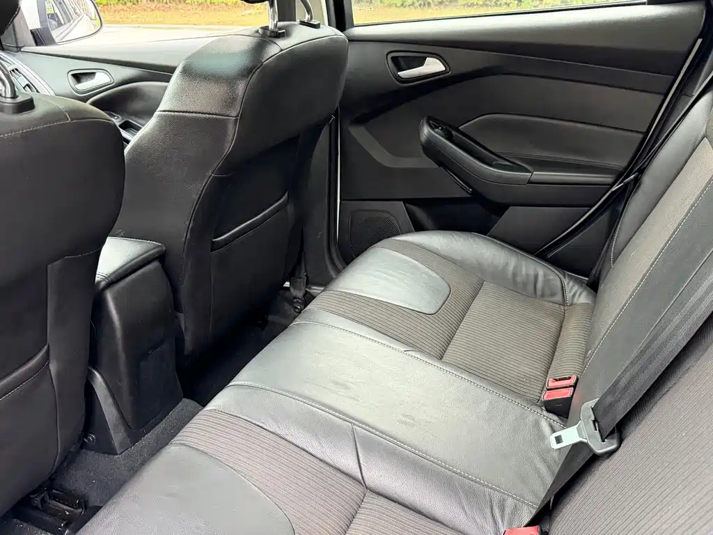Ford Focus — миниатюра 8