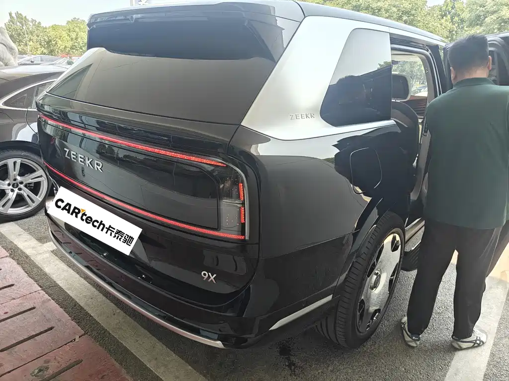 Zeekr 9X 2025 Hyper 70kWh