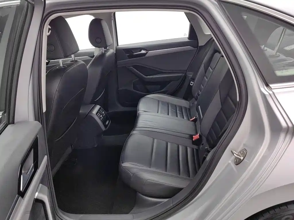 Volkswagen Sagitar — миниатюра 15