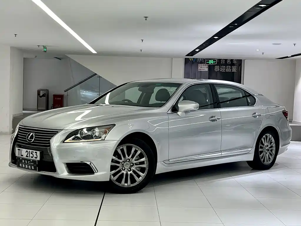 Lexus LS 2013