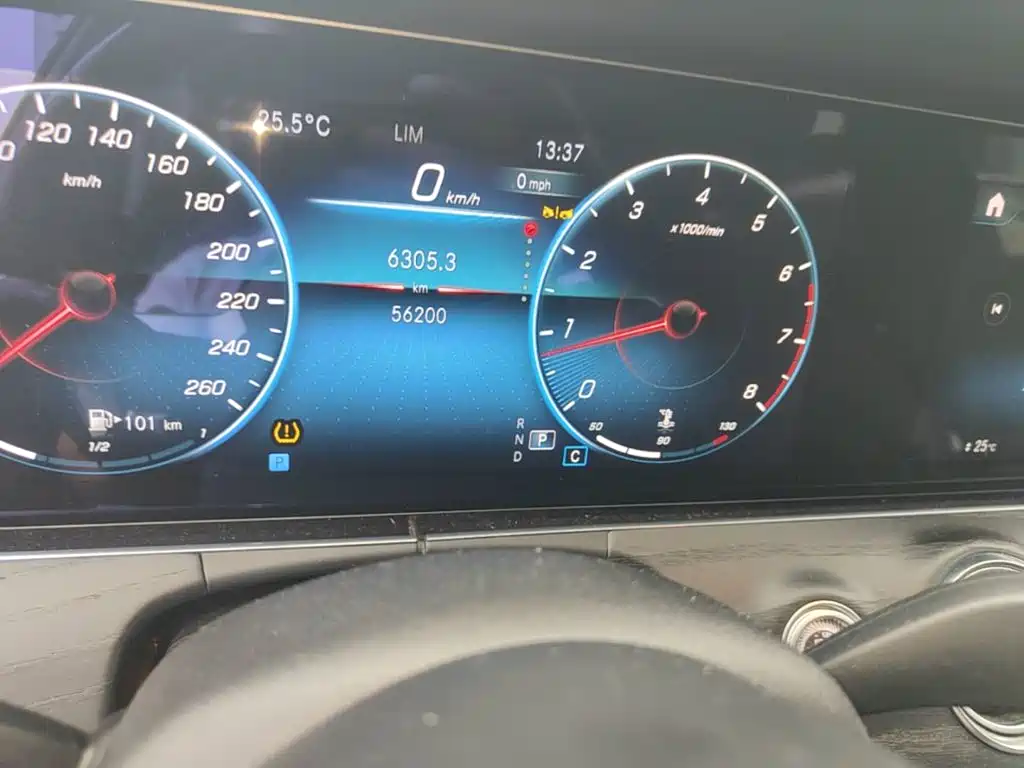 Mercedes-Benz E-Class — миниатюра 17