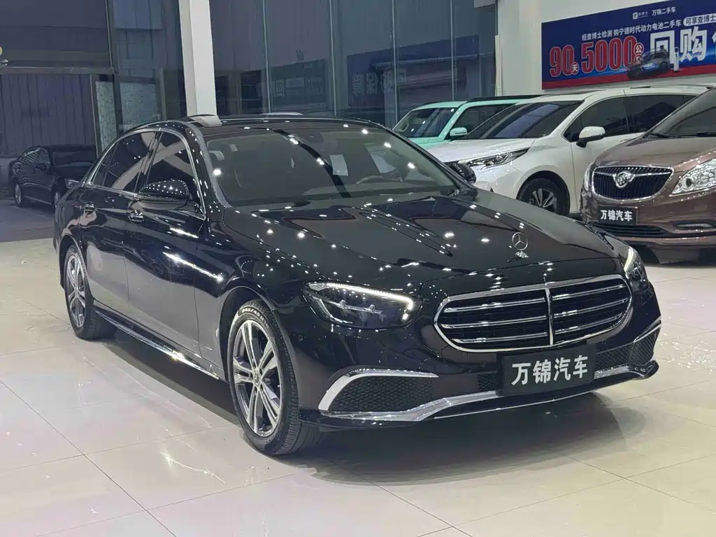 Mercedes-Benz E-Class — миниатюра 3