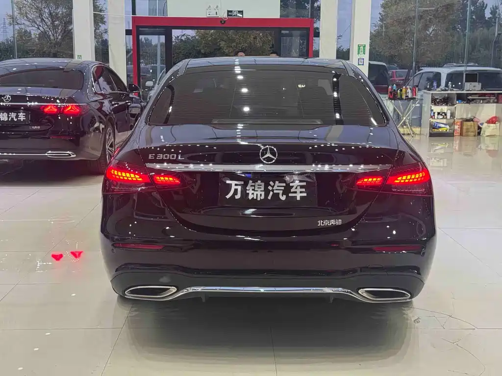 Mercedes-Benz E-Class — миниатюра 4