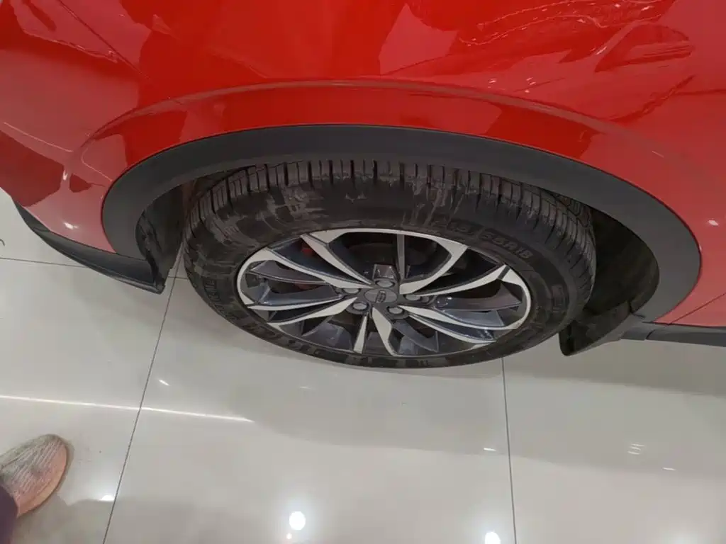 Geely Binyue — миниатюра 23