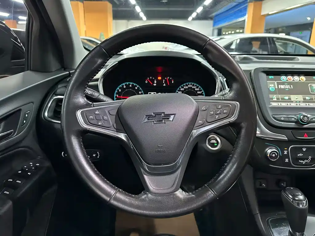 Chevrolet Equinox — миниатюра 13