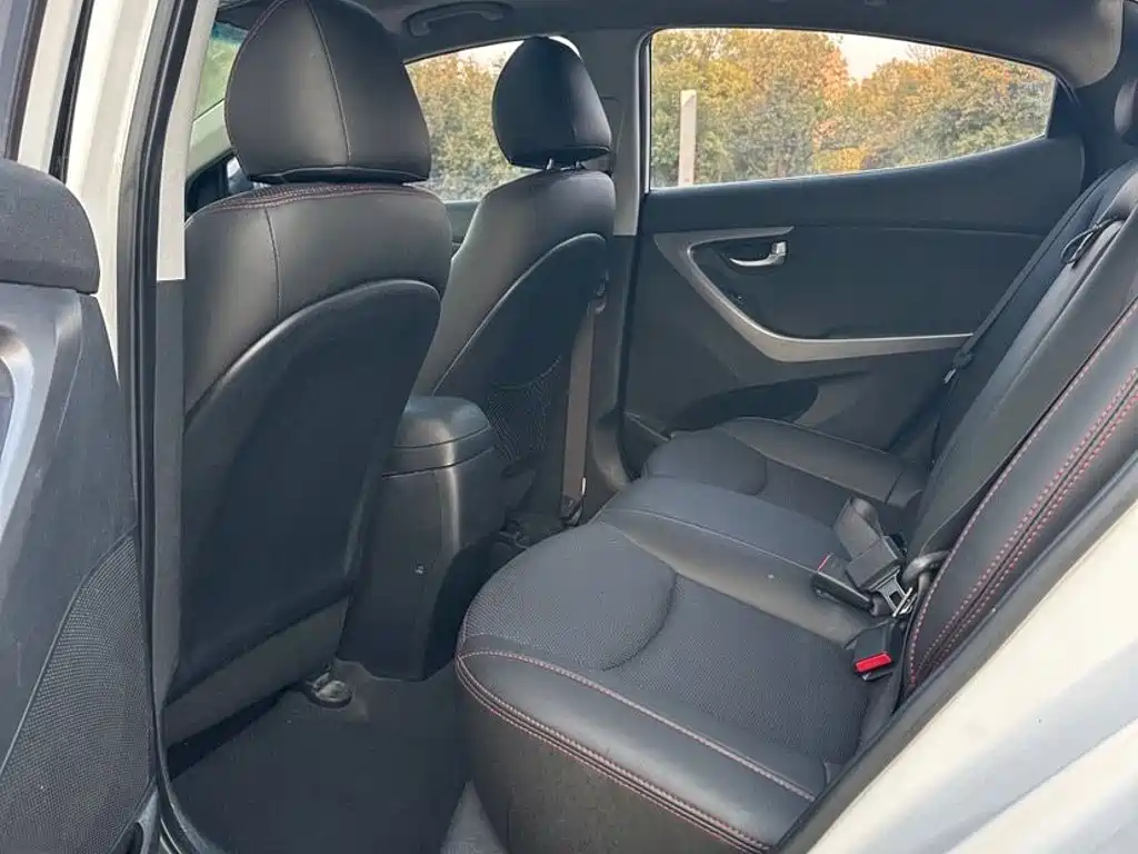 Hyundai Elantra Langdong — миниатюра 7