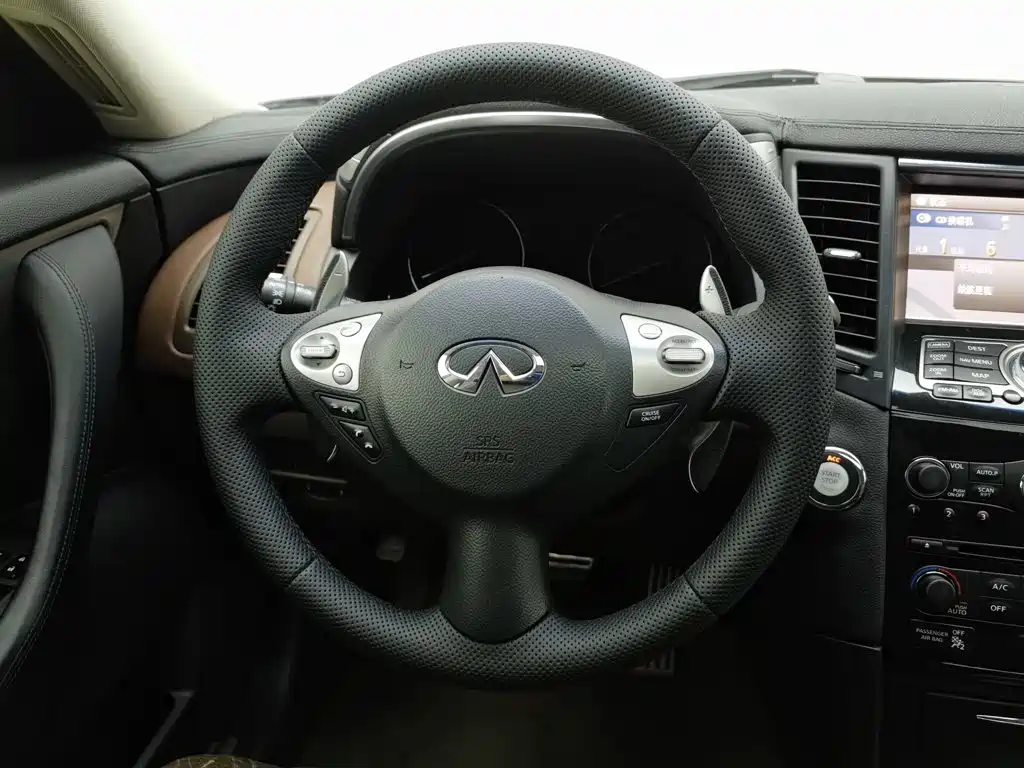 Infiniti FX — миниатюра 11