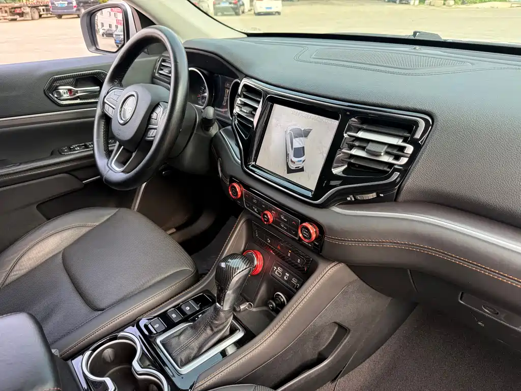 Jeep Grand Commander — миниатюра 8