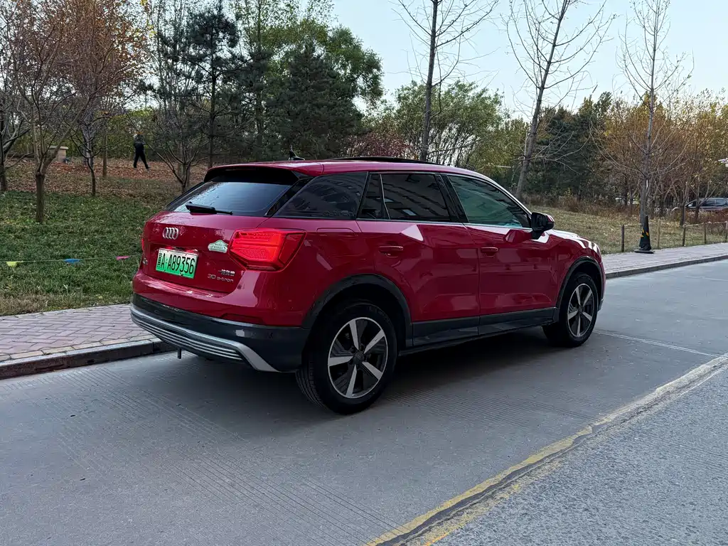 AUDI Q2L E TRON