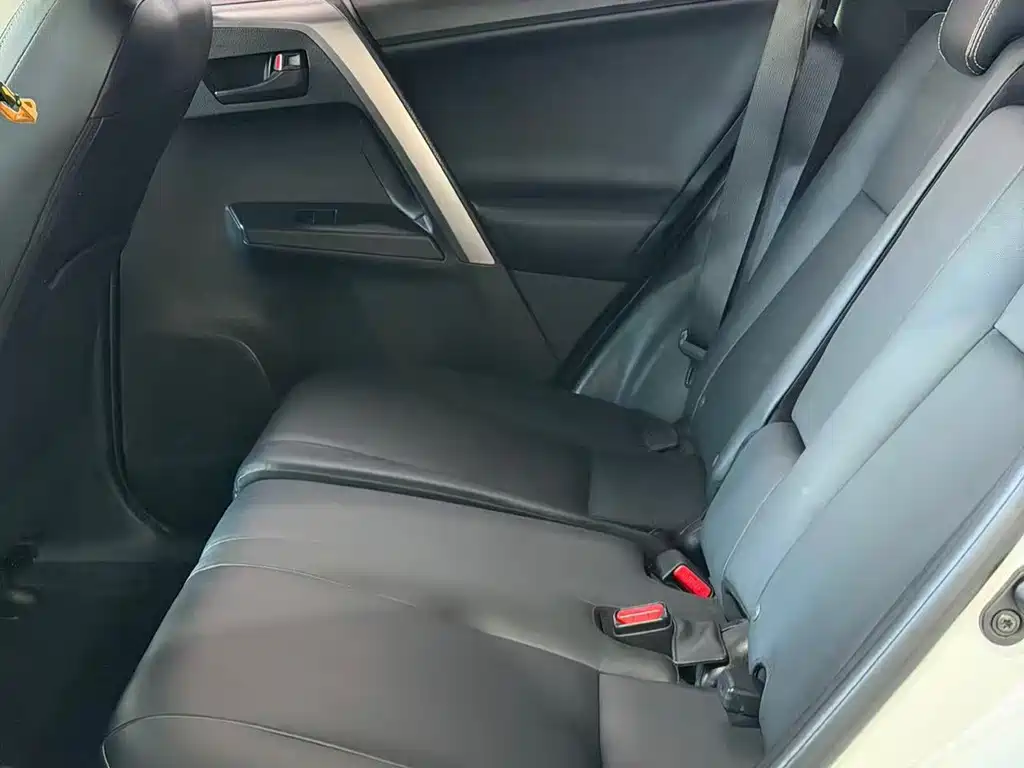 Toyota RAV4 — миниатюра 15