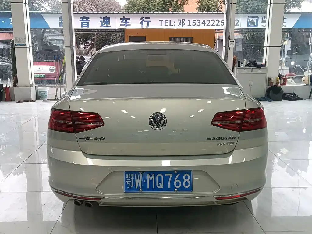 VOLKSWAGEN MAGOTAN