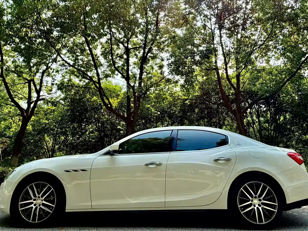 Maserati Ghibli — миниатюра 6