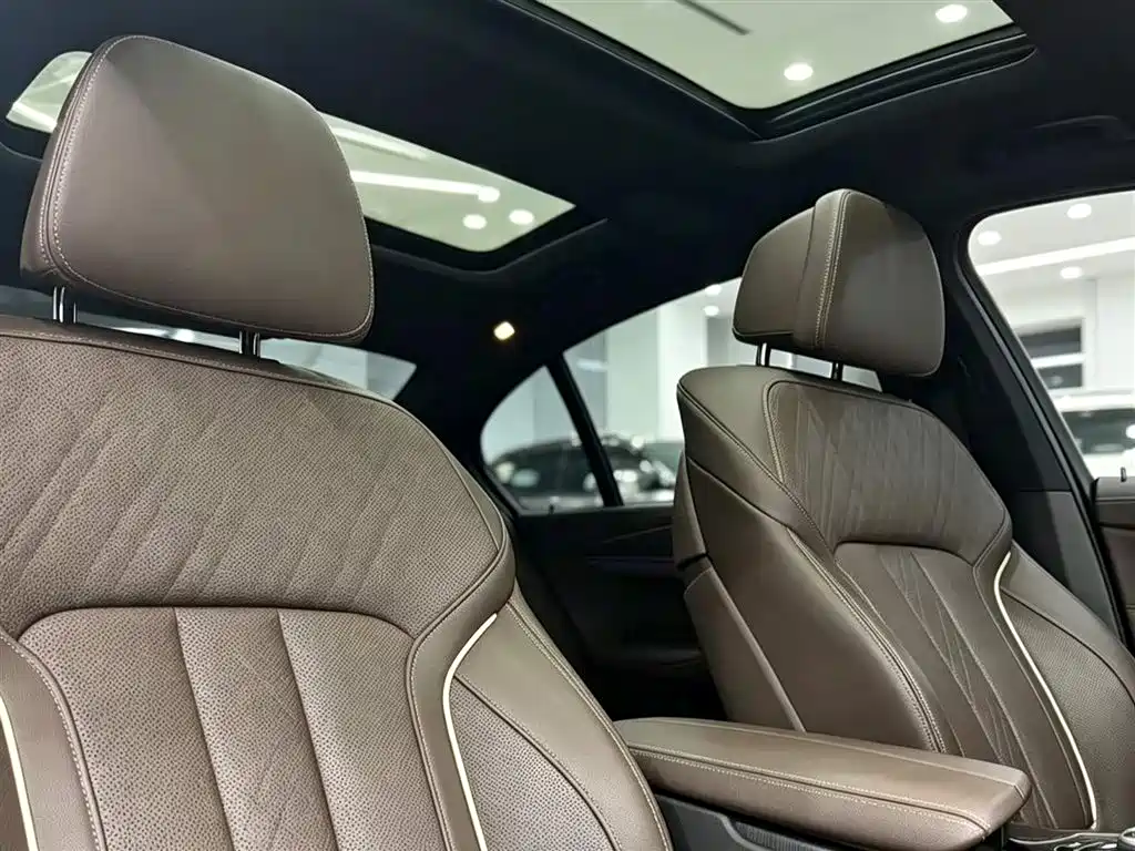 BMW 5 Series — миниатюра 6
