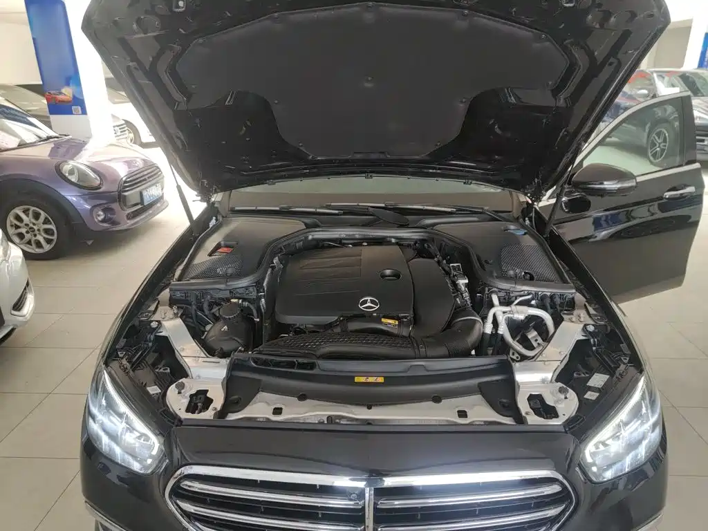 Mercedes-Benz E-Class — миниатюра 16