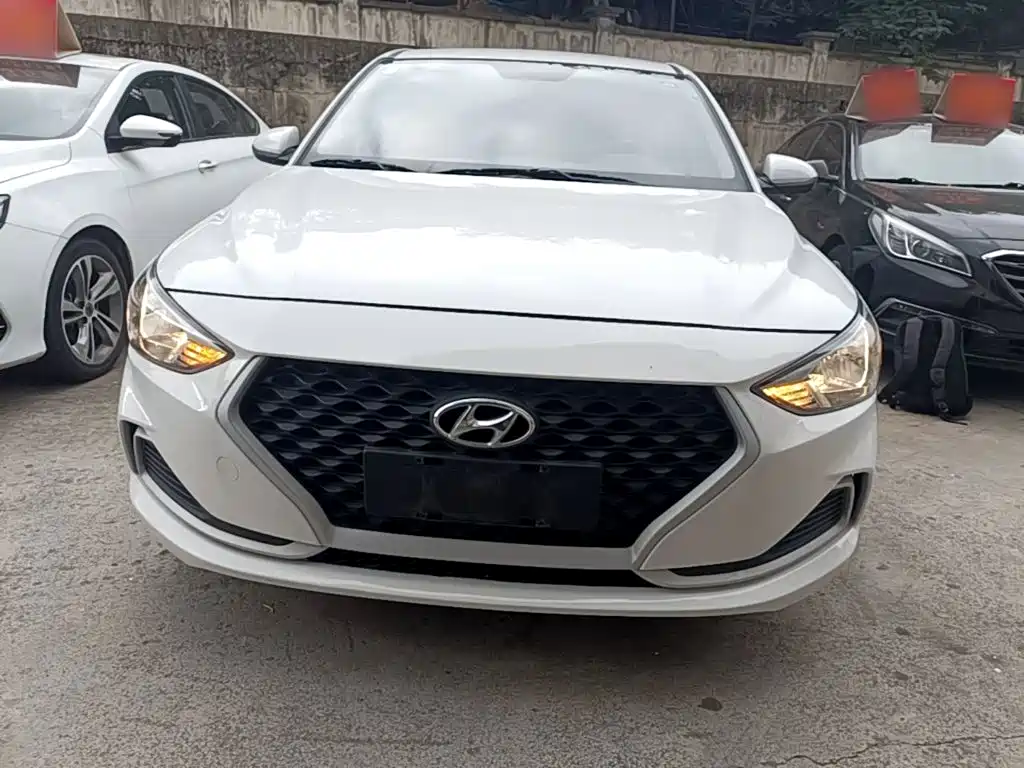 Hyundai Elantra — миниатюра 3