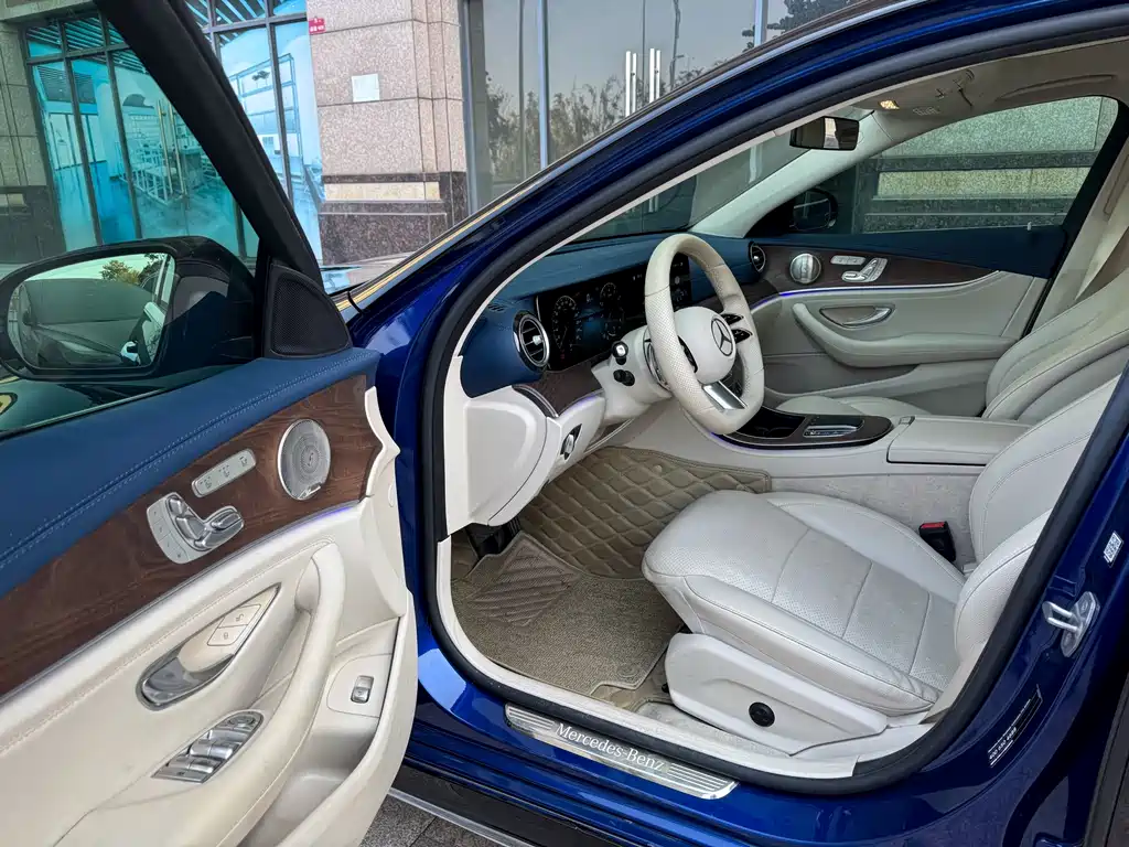 MERCEDES-BENZ E CLASS