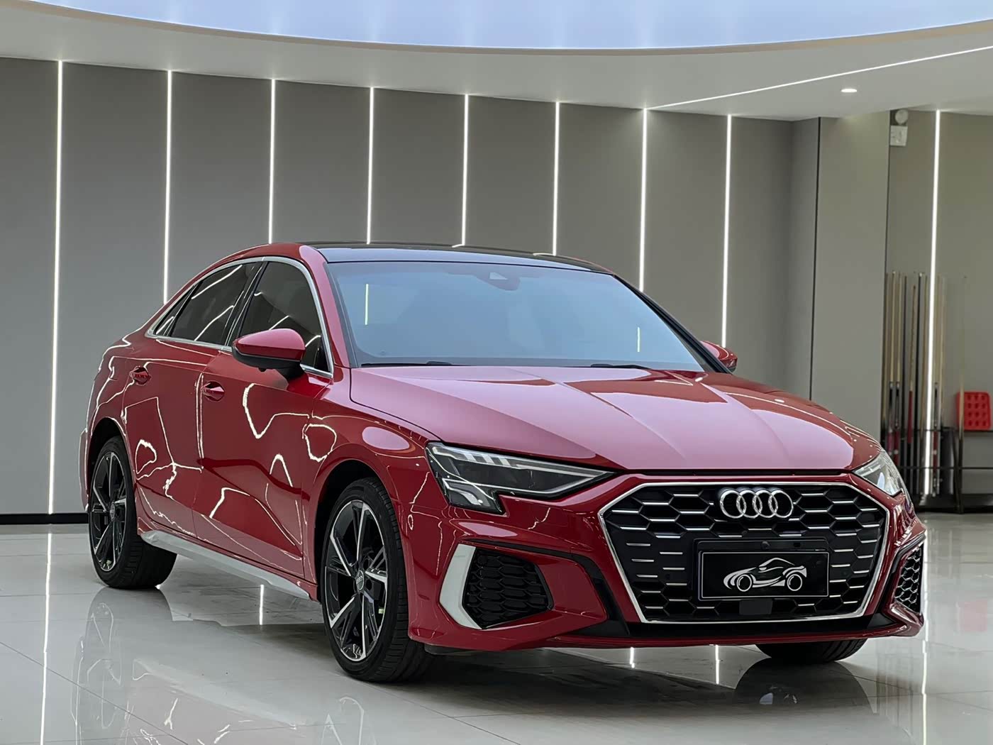 Audi A3 1.4 л 2022 г. красный/фиолетовый, пробег 27000 км
