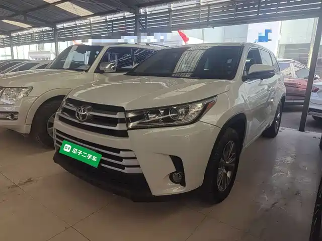 TOYOTA HIGHLANDER