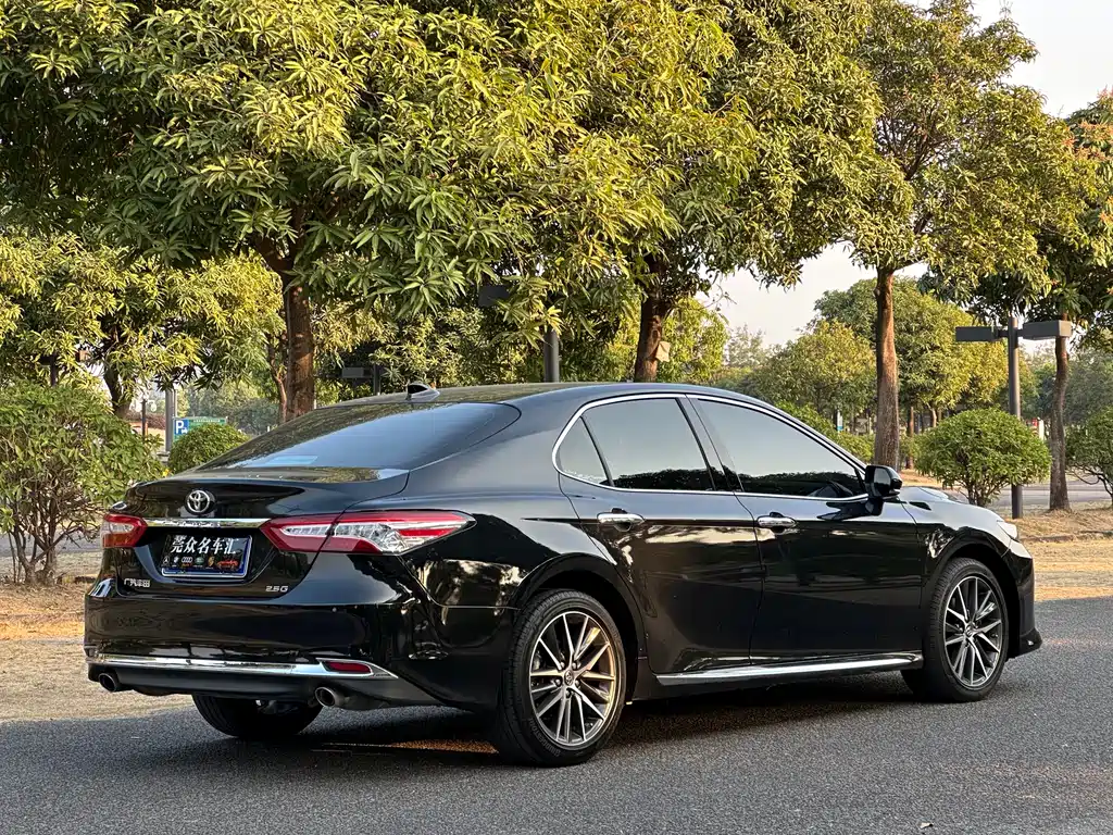 TOYOTA CAMRY