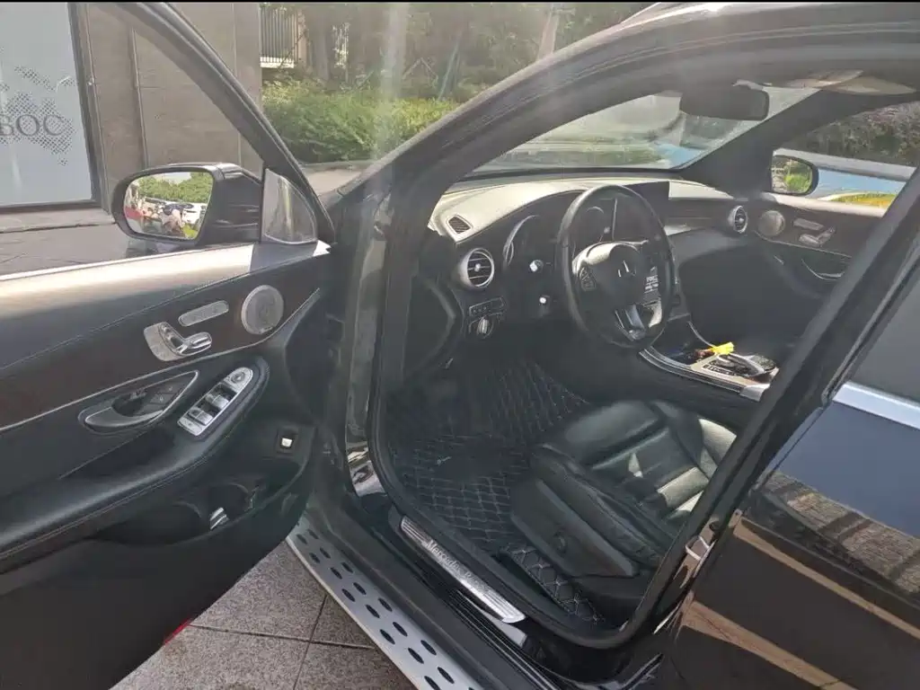 Mercedes-Benz GLC 2018 GLC 300 4MATIC Luxury
