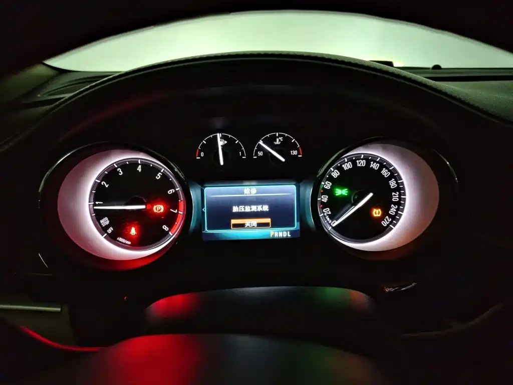 Buick Verano — миниатюра 12