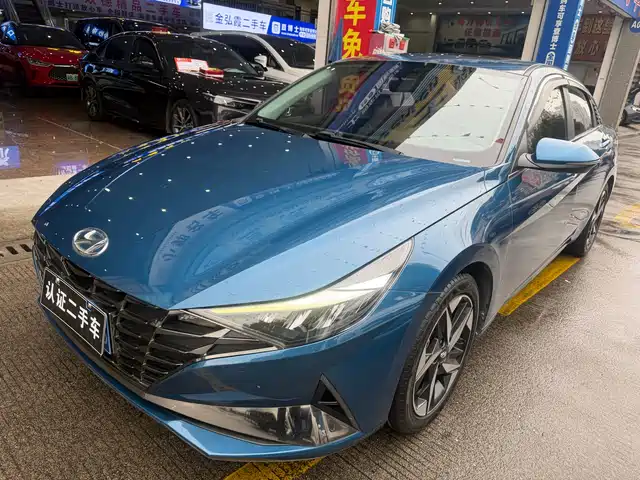 HYUNDAI ELANTRA