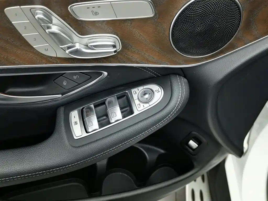 Mercedes-Benz GLC 2016 GLC 300 4MATIC