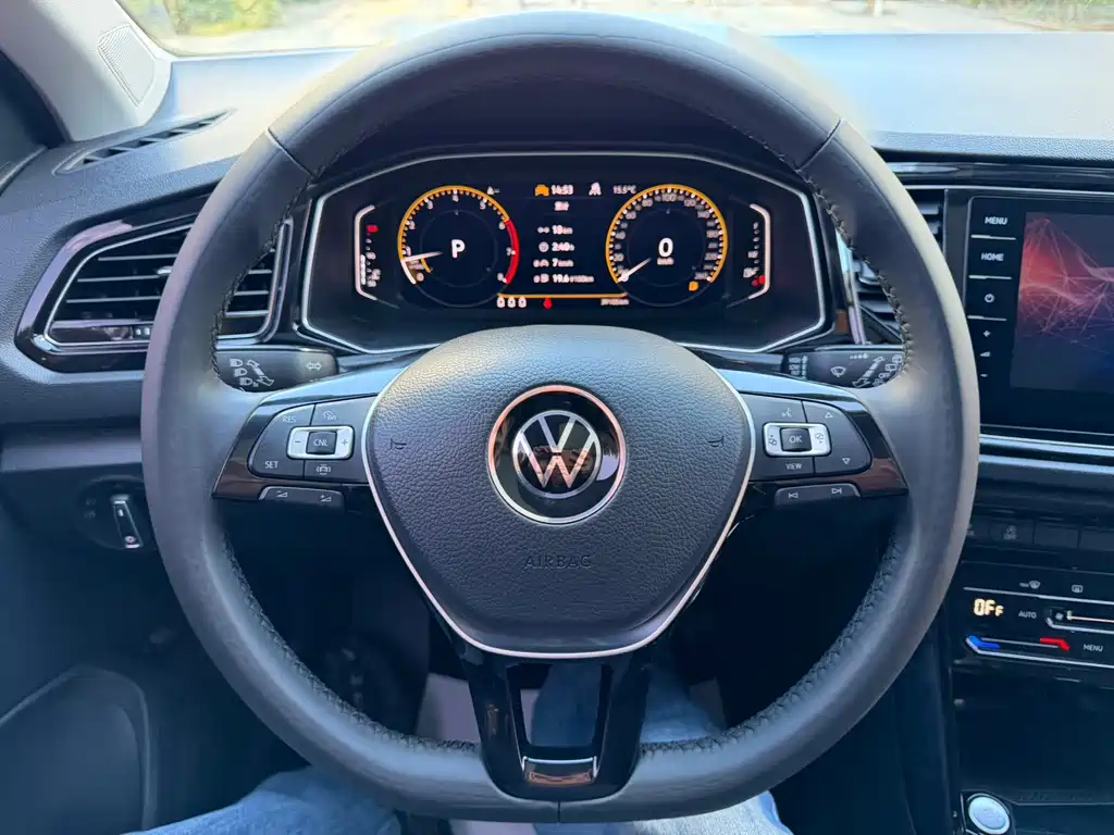 Volkswagen T-Roc — миниатюра 17