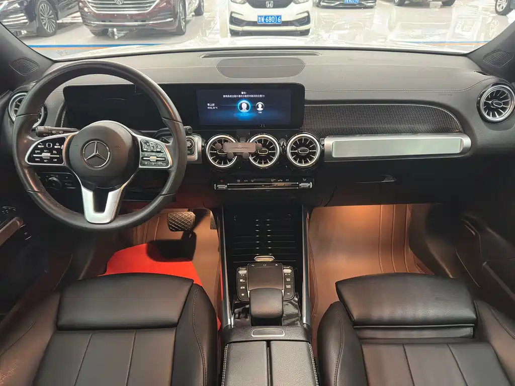 Mercedes-Benz GLB — миниатюра 12