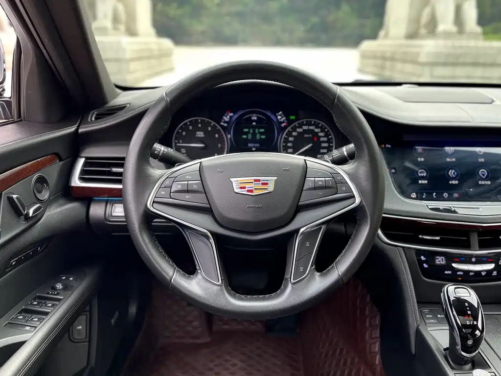 CADILLAC CT6