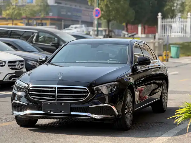 MERCEDES BENZ E CLASS 2022