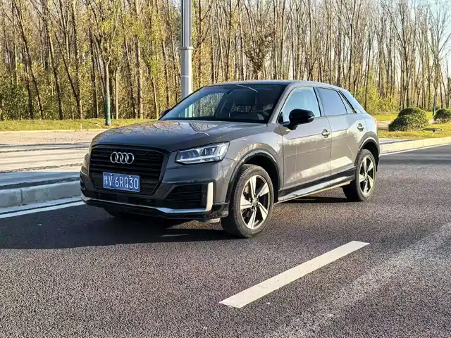 audi q2l