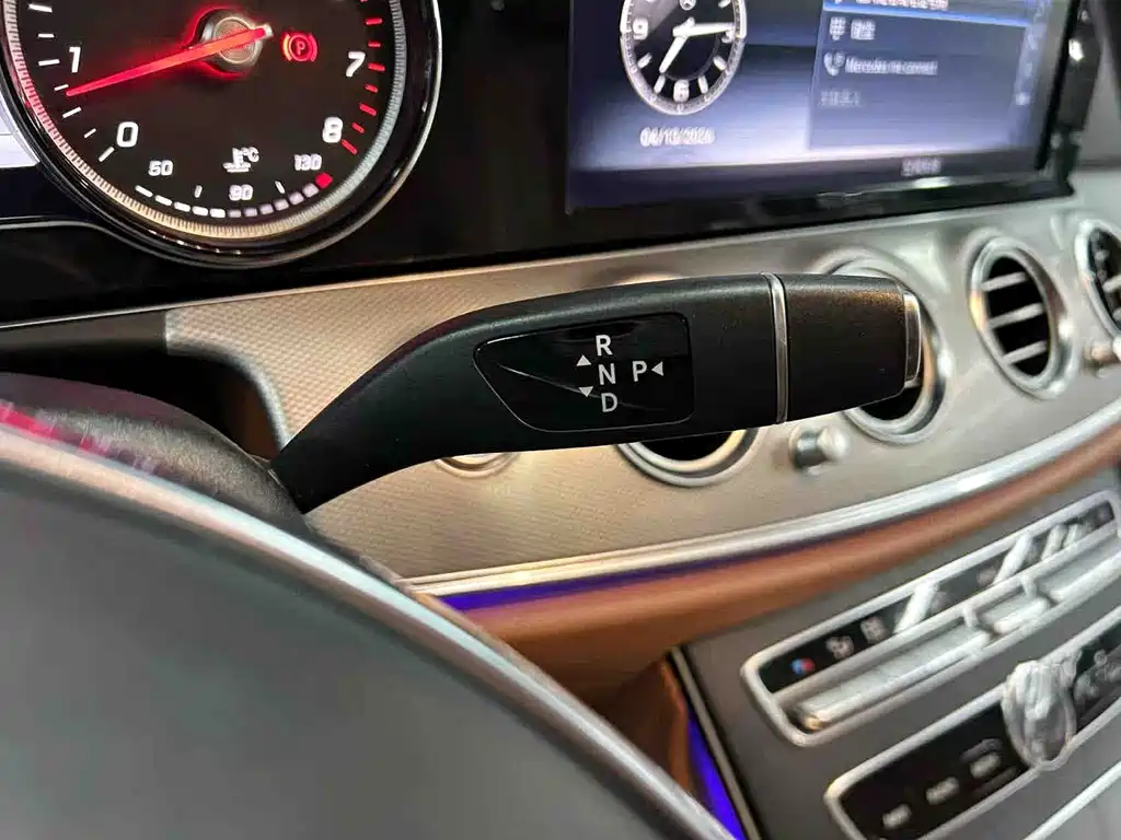 Mercedes-Benz E-Class — миниатюра 12