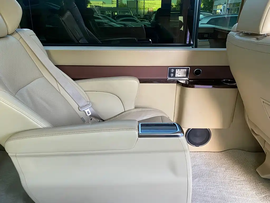 Toyota Coaster — миниатюра 13