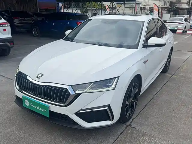 SKODA OCTAVIA 2021