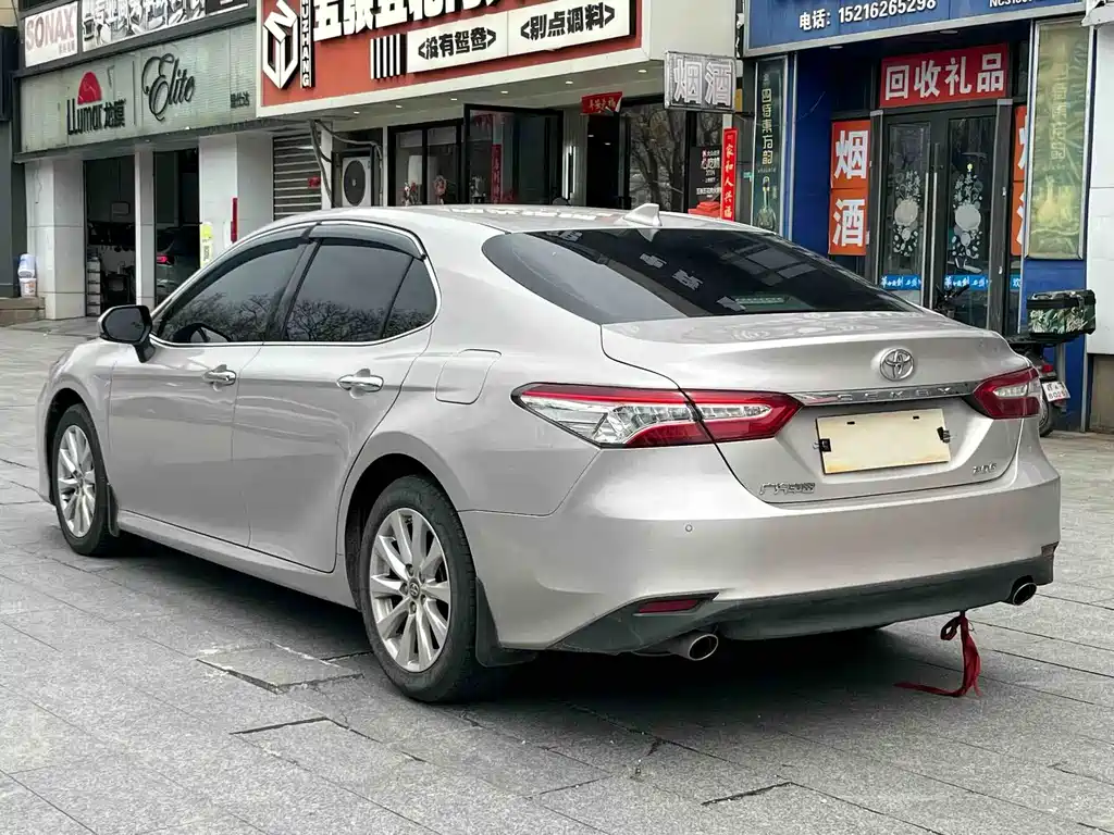 TOYOTA CAMRY